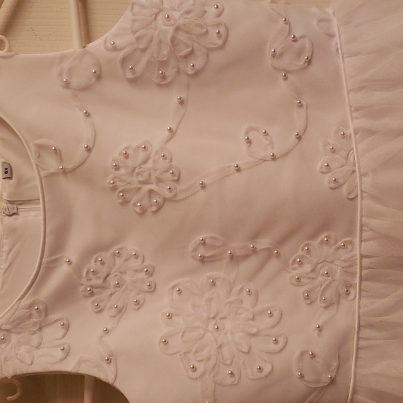 Girls Flower Beaded  Dress🥰 lLke New No Flaws🤩🤩 - Picture 2 of 3